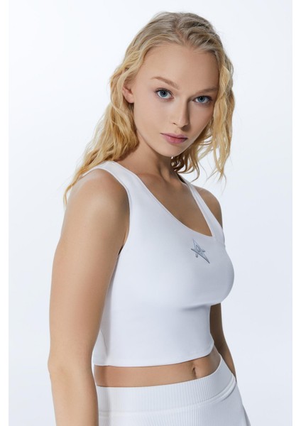 Ed 2326-01 Rihanna Dry-Touch Asimetrik Detaylı Kadın Üstü Beyaz modelleri