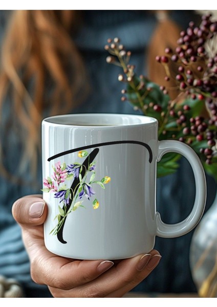 Çiçekli Italik Harf Şeklinde Kişiye Özel 3 Boyutlu Tasarım Seramik Kupa Mug - Hediyelik