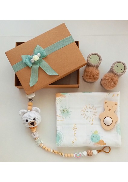 Hoşgeldin Bebek, Unisex, Yenidoğan Bebek, Beyaz Örgü Ayıcık, Battaniyeli Isimli Emzik Askısı Hediye Seti indirimleri