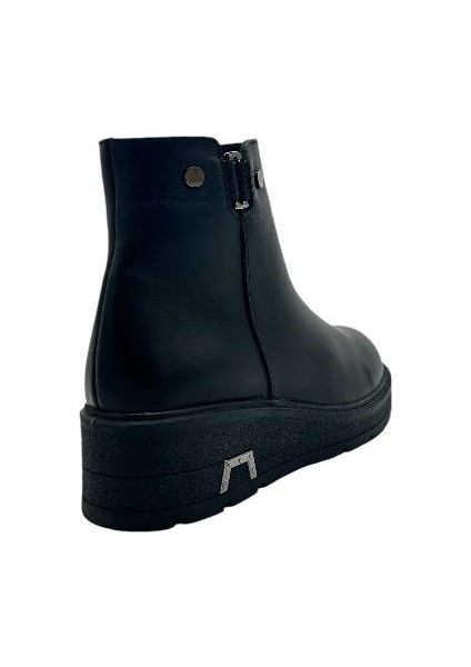 852 003 Kadın Bot modelleri