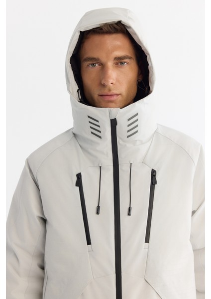 Erkek Açık Gri Kapüşonlu Su İtici Rüzgar Geçirmez Kaz Tüyü Comfort Fit Mont A42Y6044