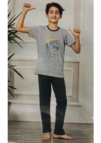 Kısa Kol Tişört , Uzun Pantolon Baskılı Erkek Çocuk Pijama M00673