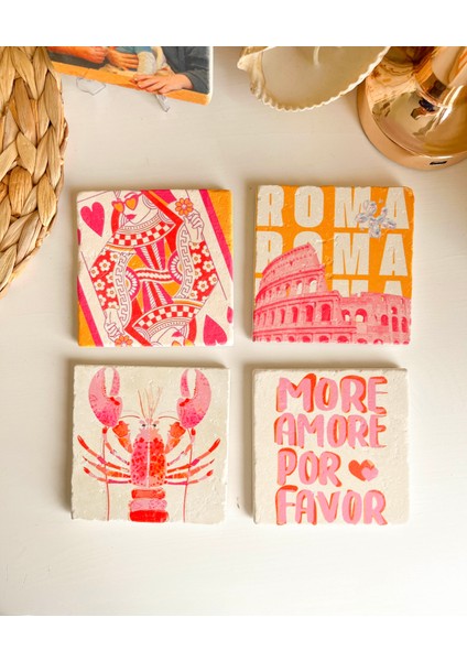 Modern Art Tasarımlı Bardak Altlığı Roma, Pembe ve Turuncu Kolezyum, Iskambil ve Motto Temalı indirimleri