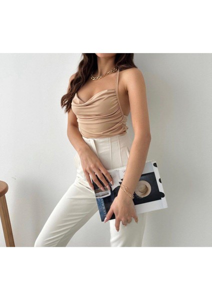 Degaje Yaka Sırt Dekoltesi Sandy Bluz