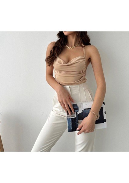 Degaje Yaka Sırt Dekoltesi Sandy Bluz fiyatları