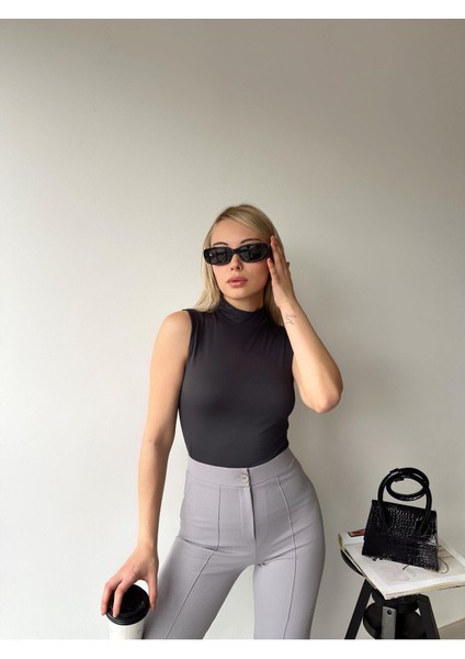 Yarım Balıkçı Sıfır Kol Bluz