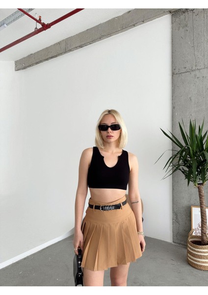 Crep Kumaş Yazılı Kemer Pileli Şort Etek