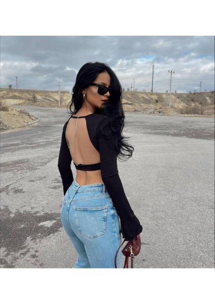 Sırt Dekolteli Zincir Detaylı Crop