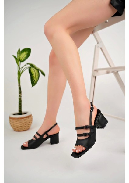 Merit Siyah Cilt Topuklu Ayakkabı fiyatları
