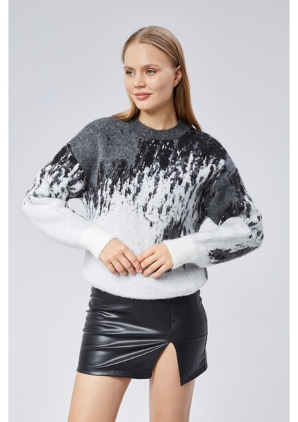 Gri Beyaz Geçişli Yumuşak Yün Kazak