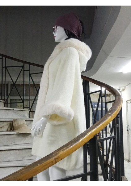 Italyan Angora Cepli Kapüşonlu Kürklü Kaban (85 Cm)