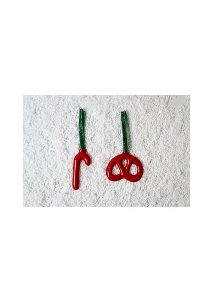 & Stone Yılbaşı Ağaç Süsü Kırmızı Seramik Pretzel Simit-Baston 2'li Çam Ağacı Süsü