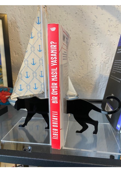 Pleksi Kitap Tutucu Puma Figürlü