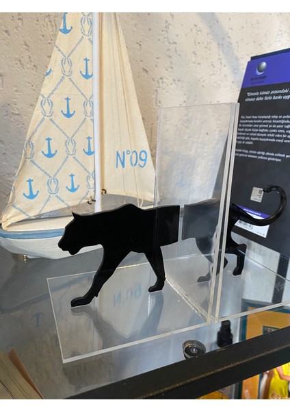 Pleksi Kitap Tutucu Puma Figürlü