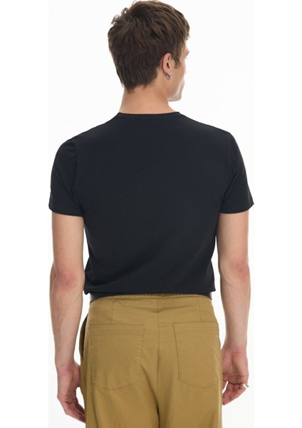 Erkek V Yaka Basıc Slım Kısa Kollu Siyah T-shırt modelleri