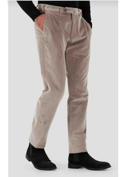 Klasik Kesim Bej Rengı Kadife Pantolon