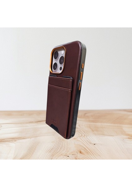 iPhone 15 Pro Max Kahverengi Kartlıklı Suni Deri Premium Kılıf