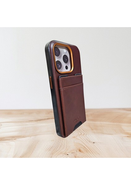 iPhone 15 Pro Max Kahverengi Kartlıklı Suni Deri Premium Kılıf