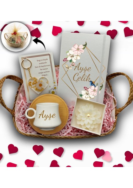 Sepetli Sevgililer Günü Temalı Kişiye Özel Beyaz Fincan & Beyaz Defter & Çiçek Mum & Anahtarlık Hediye Seti