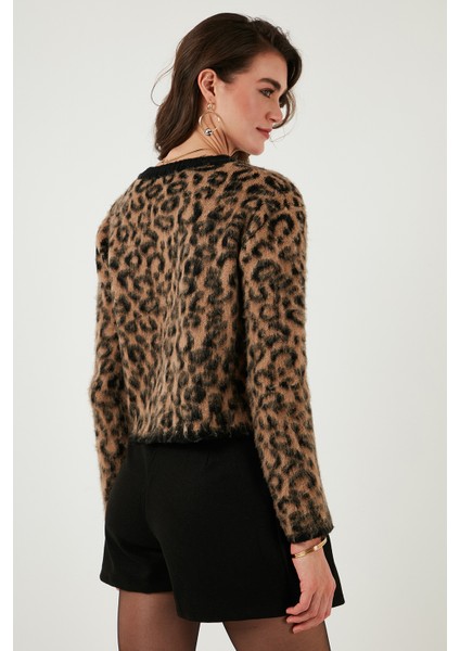 Standart Fit Leoparlı Yumuşak Dokulu Crop Hırka Bayan HIRKA 4614502
