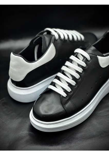Siyah Yüksek Tabanlı Ortopedik Spor Ayakkabı – Rahat & Şık Günlük Erkek Sneaker, Casual