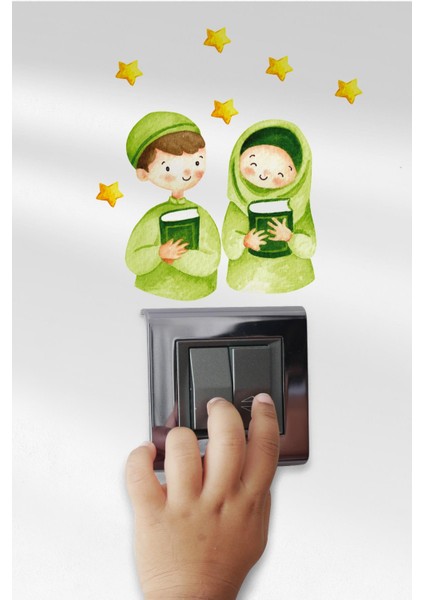 Yeşil Kıyafetli Çocuklar Ramazan Priz Sticker Seti Duvar Cam Sticker Ramazan Süsü