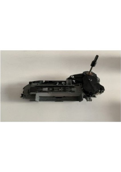Audi A3 2007-2013 Kapı Iç Braketi Ön Sol 8P1837885A