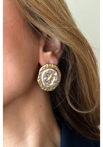 Altın ve Gümüş Detaylı Donut Küpe fırsatları