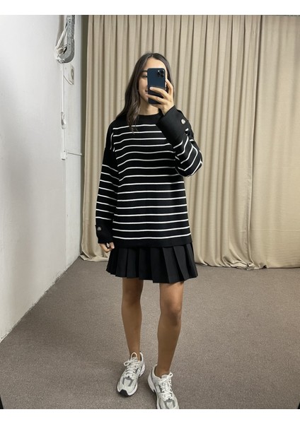 Siyah Çizgili Kol Detaylı Triko Standart