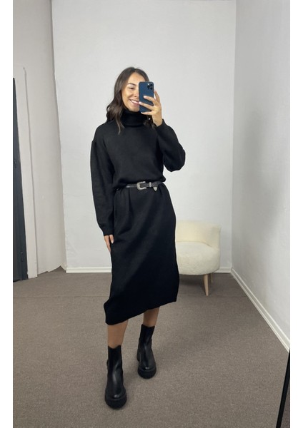 Siyah Boğazlı Oversize Triko Elbise Standart