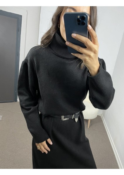 Siyah Boğazlı Oversize Triko Elbise Standart