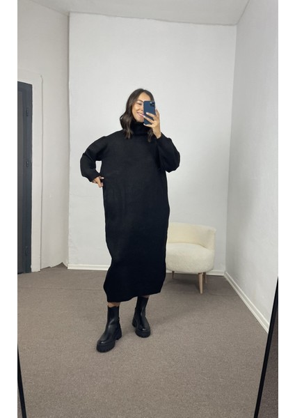 Siyah Boğazlı Oversize Triko Elbise Standart