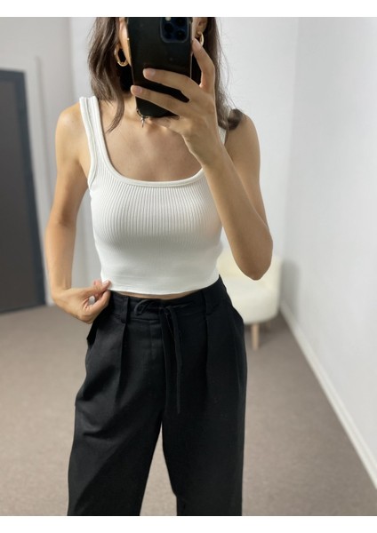 Beyaz Crop Triko Atlet Standart