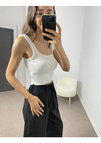 Beyaz Crop Triko Atlet Standart