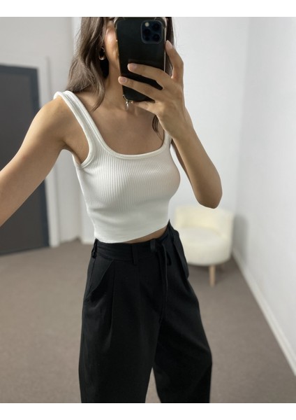 Beyaz Crop Triko Atlet Standart