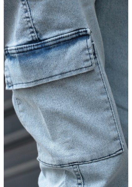 Erkek Buz Mavisi Jogger Kargo Cepli Kot Pantolon - Lastikli Bel ve Paça, Yıkamalı Denim fırsatları