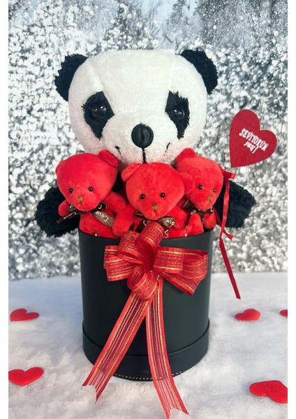 Premium Özel Hediye Kutusunda 35 cm Sevimli Panda ve 3 Adet Kırmızı Peluş Minik Ayıcık Buketi