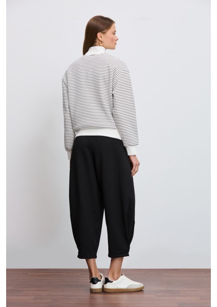 Omuzda Kalp Düğmeli Sweatshirt
