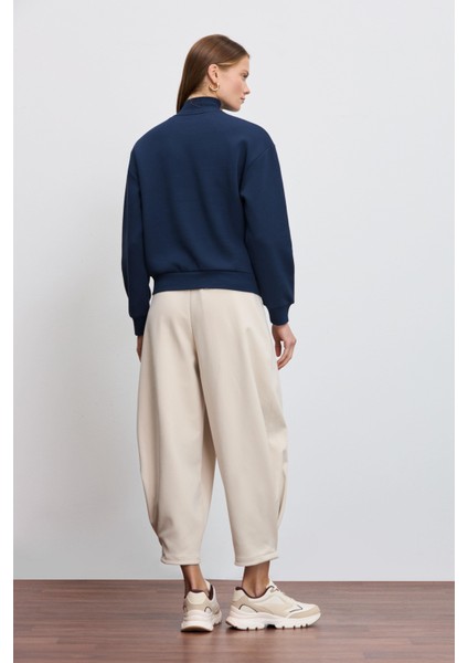 Omuzda Kalp Düğmeli Sweatshirt