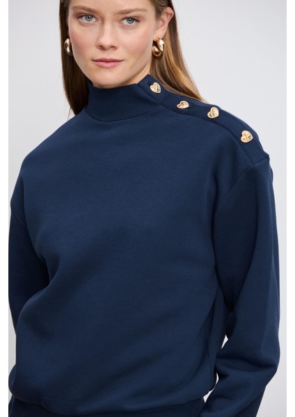 Omuzda Kalp Düğmeli Sweatshirt