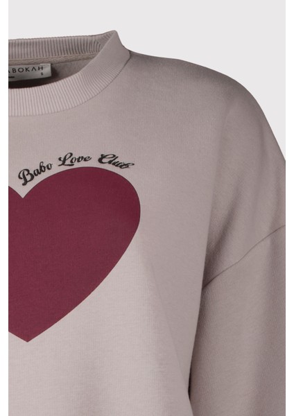 Önü Kalp Baskılı Nakışlı Sweatshirt