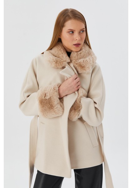 Kürklü Kaşe Kaban Tas