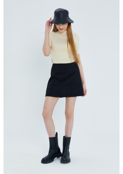 Kaşe Mini Etek Sıyah