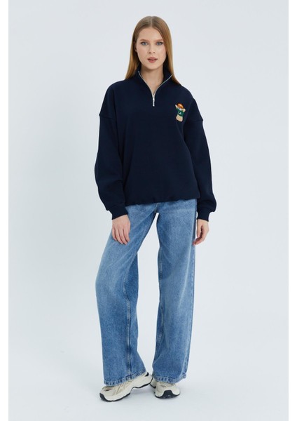 Yakası Fermuarlı Sweatshirt Lacı