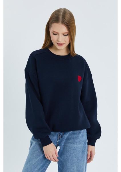 Kalp Nakışlı Sweatshirt Lacı modelleri
