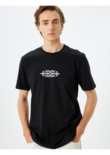 Kısa Kollu Bisiklet Yaka Pamuklu Baskılı Tişört