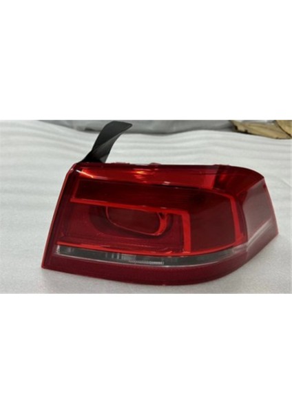 Passat B7 2011-2015 Stop Lambası Ledsiz Sağ 3AE945096F