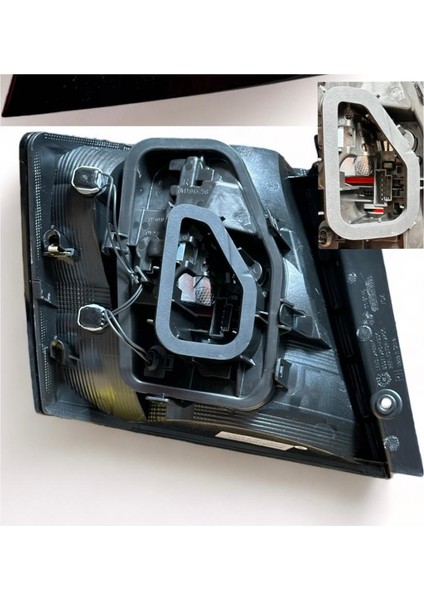 Fabia 2015-2019 Arka Stop Lambası Sağ (Duy Taplası Ile Birlikte) 6V6945112/6V6945258 modelleri