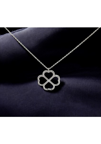14K Altın 0.01CT Pırlanta Taşlı Kalp Yonca Kolye