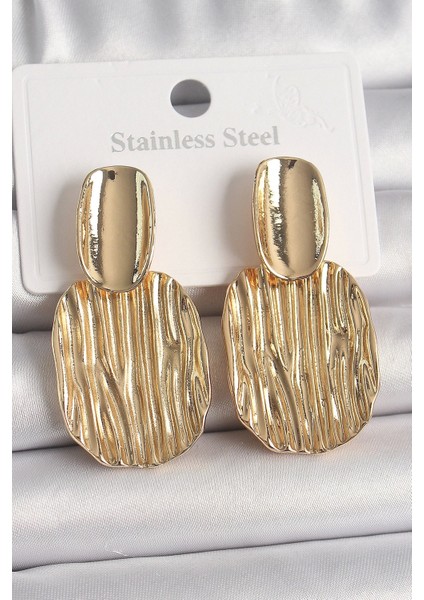 Pirinç Gold Renk Sallantı Kare Plaka Model Kadın Küpe